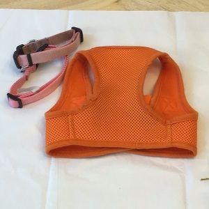 ☘️2/$10☘️Pet jacket/harness no pull,  w/ 2 collars small dog, cleaned